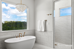 Canyon Lake, TX custom home master bathroom tub